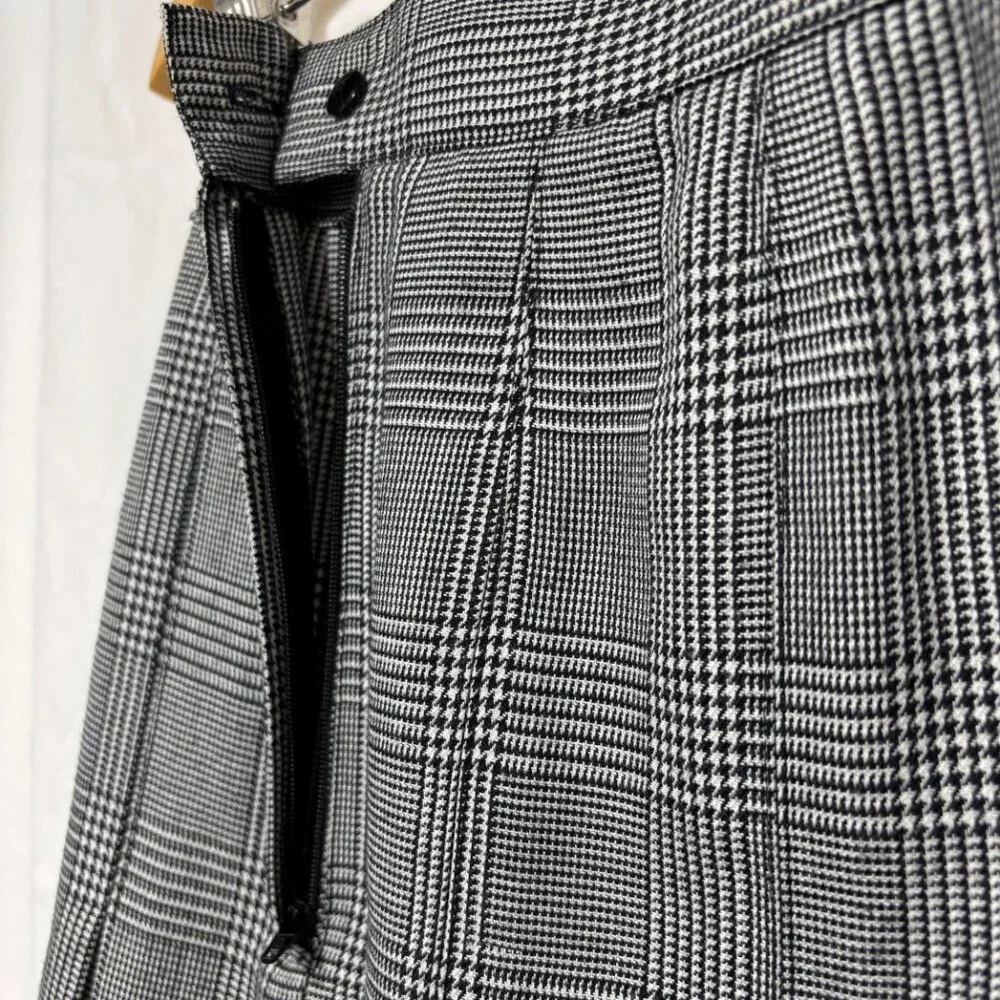 Vintage Le Chateau Classic Black & White Plaid Pleated Skirt - Picture 3 of 7
